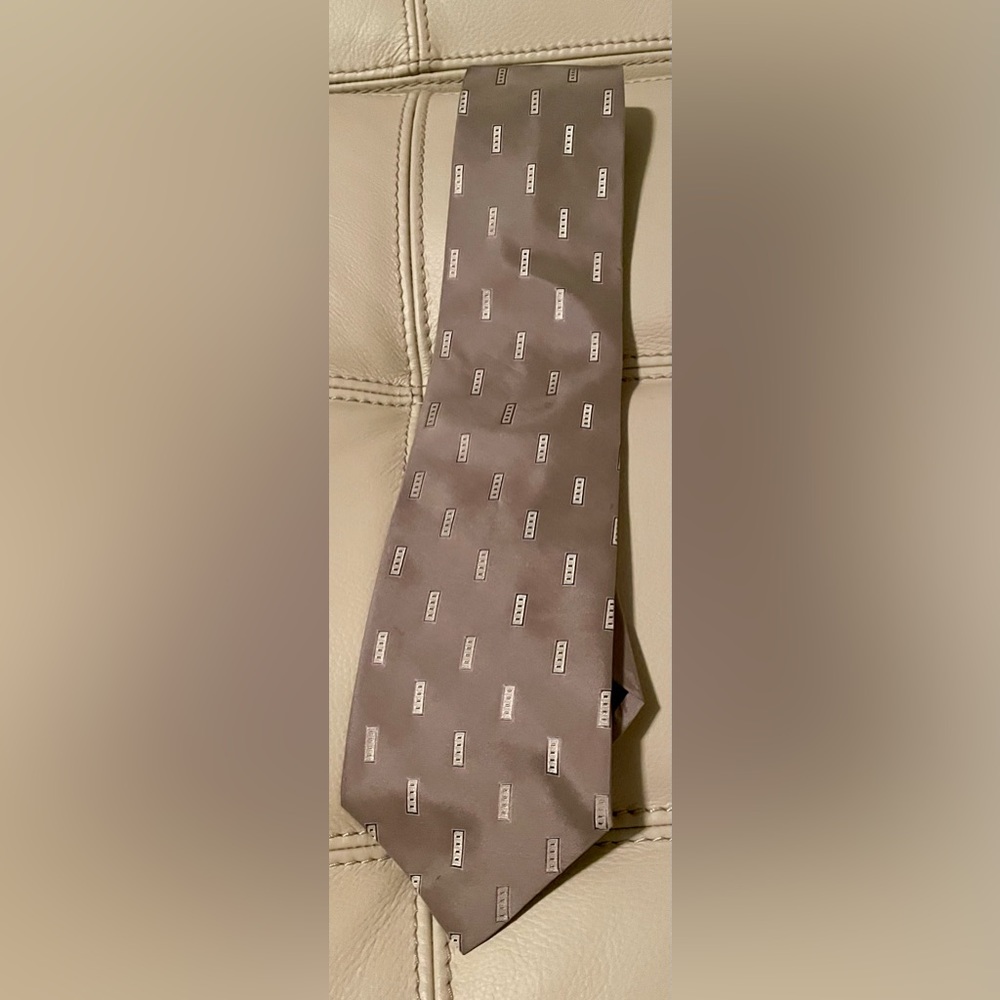 DKNY Classic 100% Silk Tie
